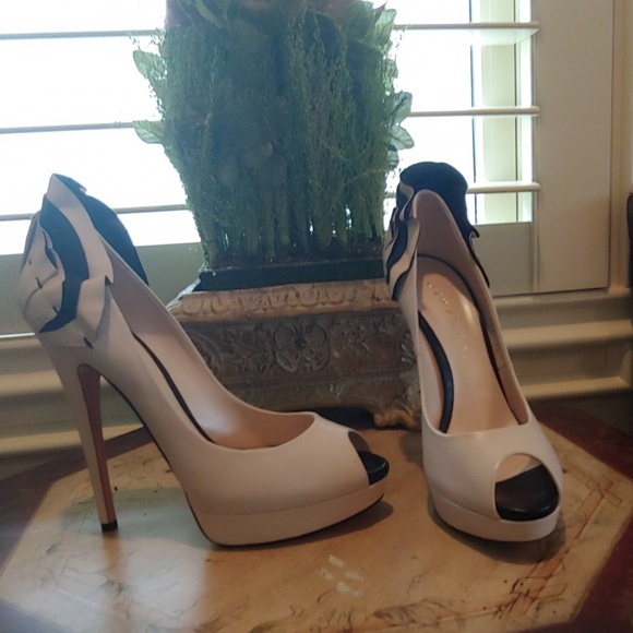 casadei peep toe pumps